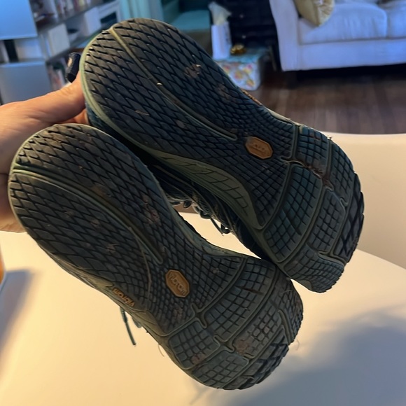 Merrell sneakers. - Picture 3 of 5